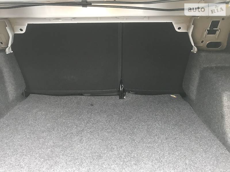 Седан Peugeot 301 2019 в Львове