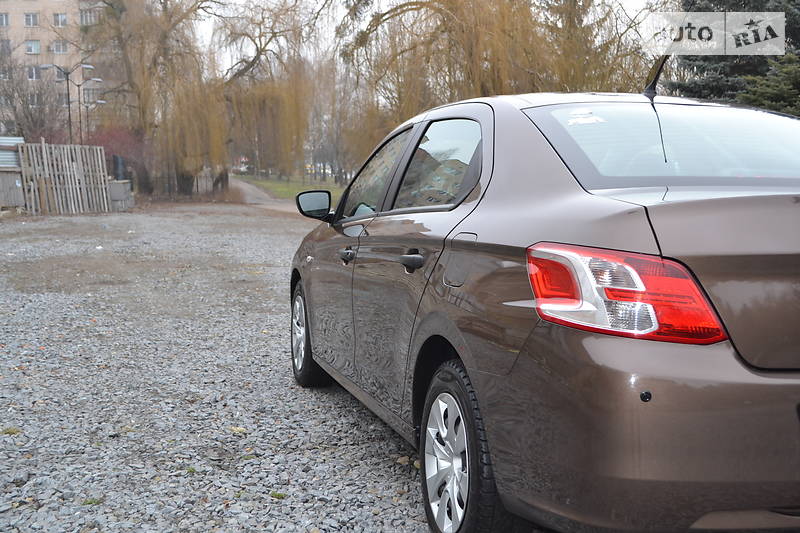 Седан Peugeot 301 2013 в Києві