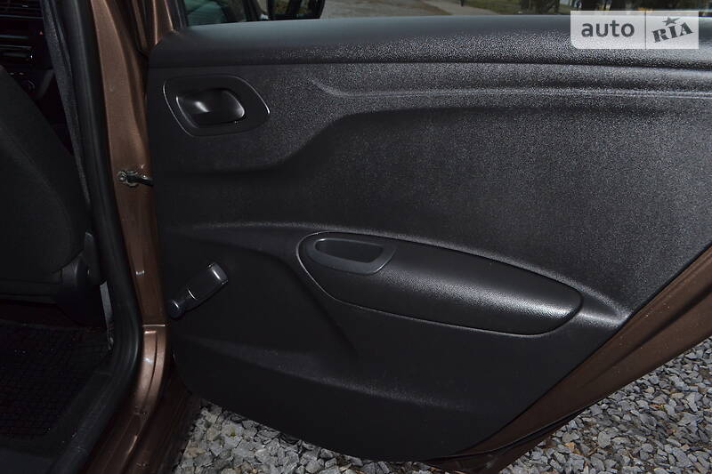 Седан Peugeot 301 2013 в Києві