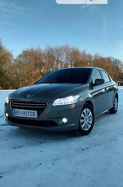 Седан Peugeot 301 2013 в Зборові