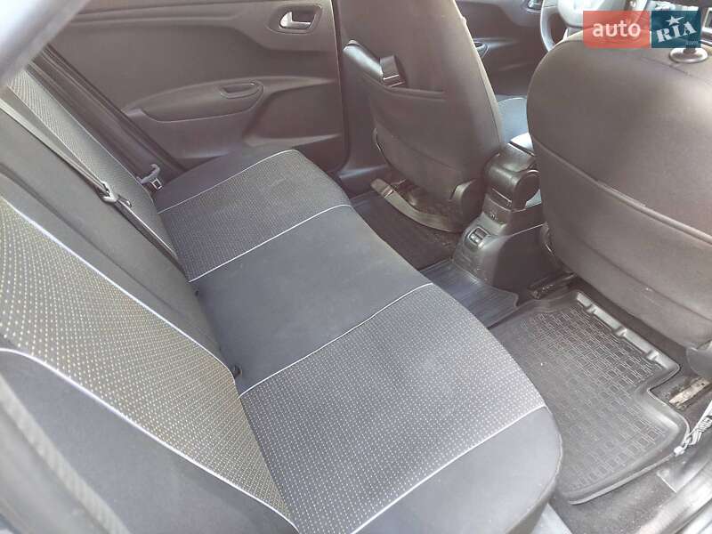 Седан Peugeot 301 2017 в Житомирі