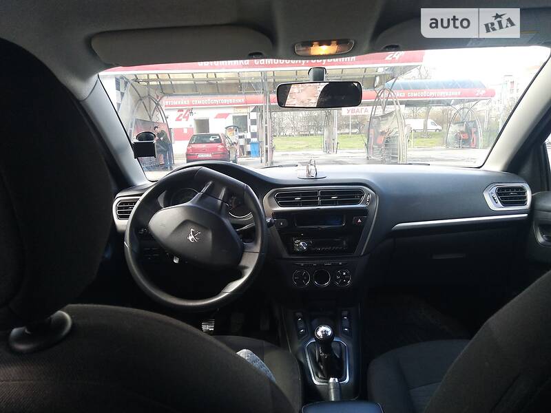 Седан Peugeot 301 2013 в Львові