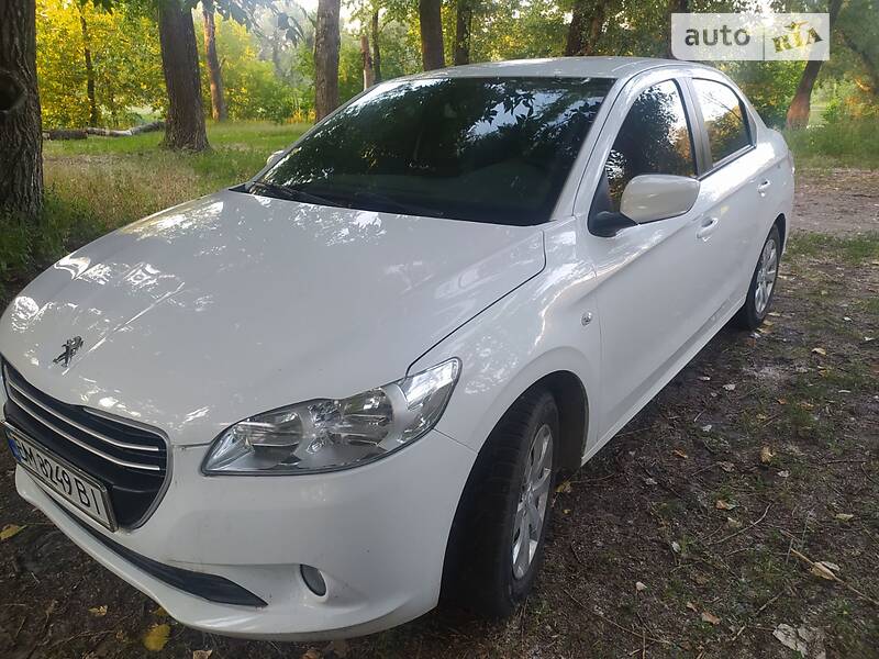 Седан Peugeot 301 2013 в Сумах