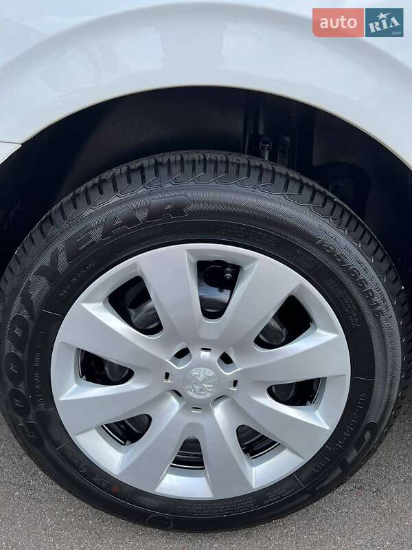 Седан Peugeot 301 2021 в Полтаві