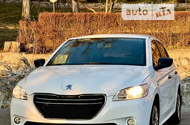 Седан Peugeot 301 2013 в 