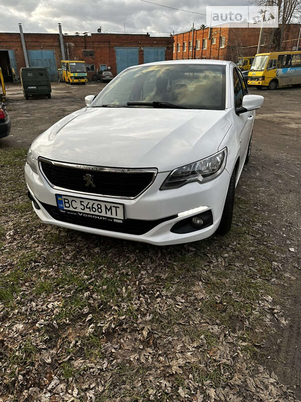 Седан Peugeot 301 2019 в Львове