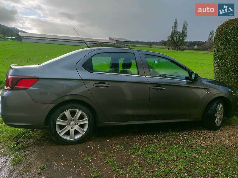 Седан Peugeot 301 2018 в Львові