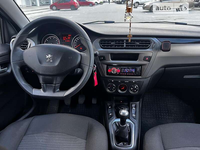 Седан Peugeot 301 2018 в Львове