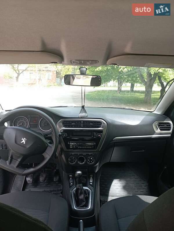 Седан Peugeot 301 2014 в Харькове
