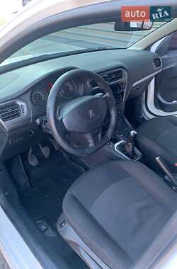 Седан Peugeot 301 2013 в Києві