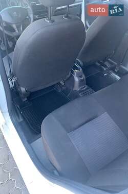 Седан Peugeot 301 2013 в Києві