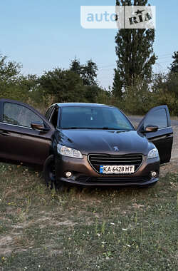 Седан Peugeot 301 2013 в Києві