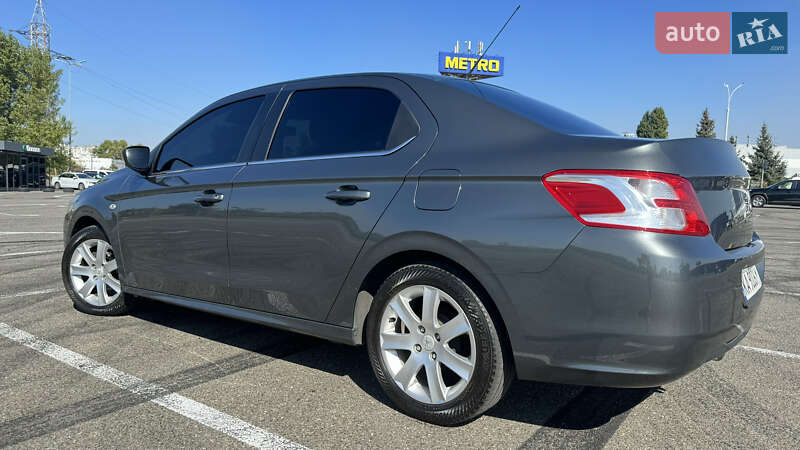 Седан Peugeot 301 2013 в Києві