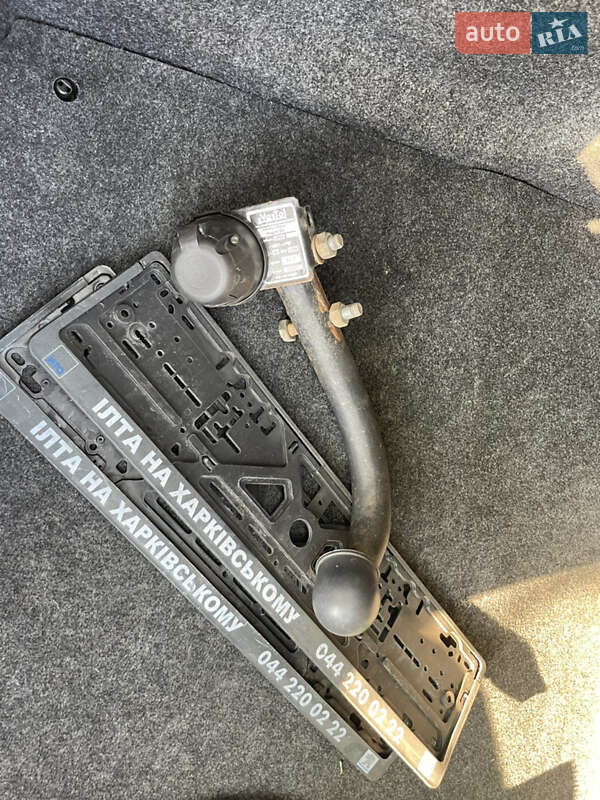 Седан Peugeot 301 2013 в Києві