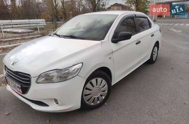 Седан Peugeot 301 2013 в Харкові