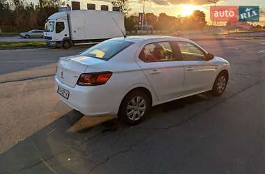 Седан Peugeot 301 2017 в Львове