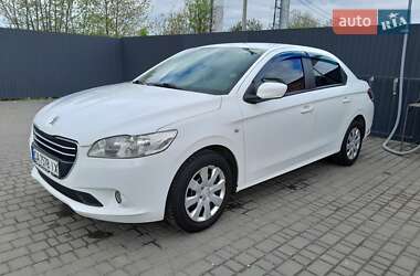 Седан Peugeot 301 2013 в Умані