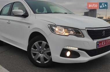 Седан Peugeot 301 2018 в Киеве