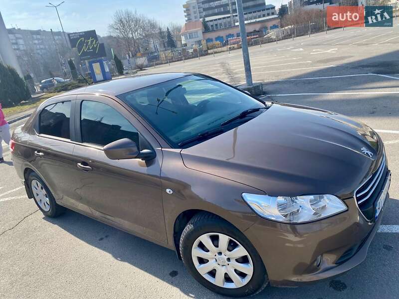 Седан Peugeot 301 2016 в Івано-Франківську