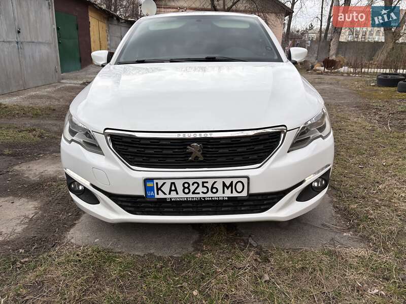 Седан Peugeot 301 2017 в Киеве