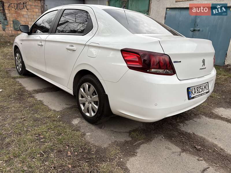 Седан Peugeot 301 2017 в Киеве