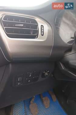 Седан Peugeot 301 2016 в 