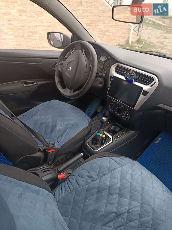 Седан Peugeot 301 2016 в Сумах