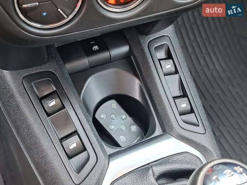 Седан Peugeot 301 2018 в Харькове