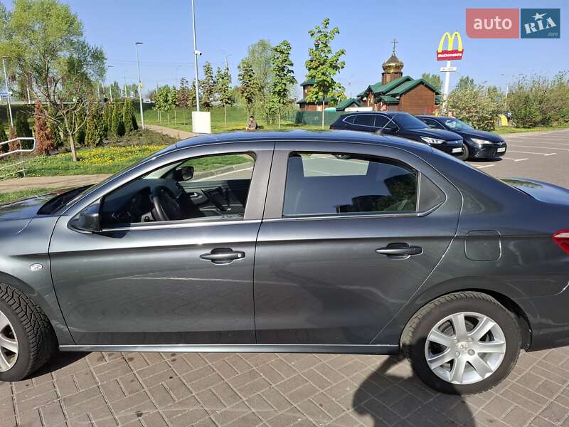 Седан Peugeot 301 2013 в 