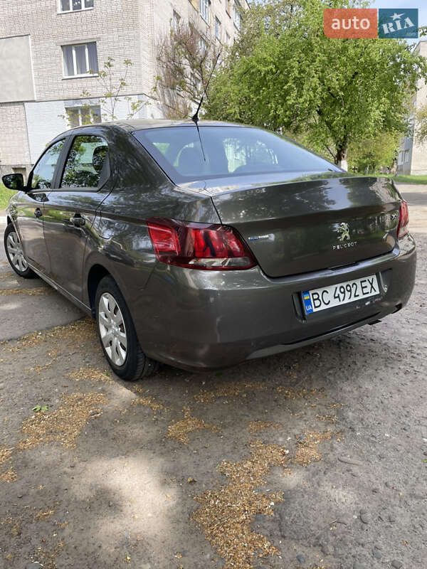 Седан Peugeot 301 2017 в Сокале