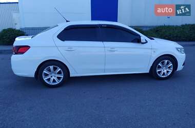 Седан Peugeot 301 2017 в Днепре