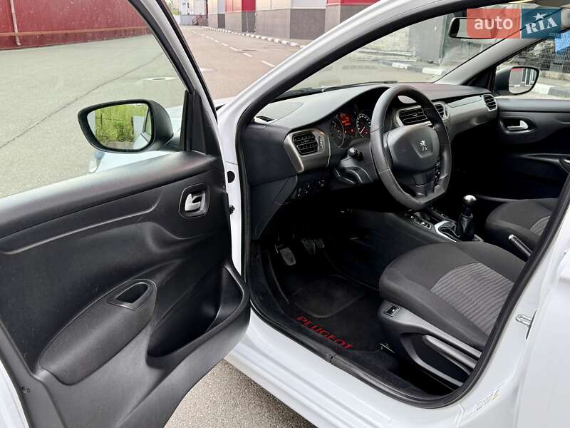 Седан Peugeot 301 2020 в Киеве