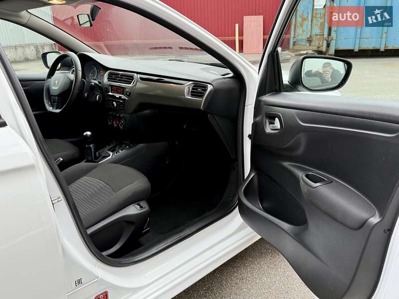 Седан Peugeot 301 2020 в Киеве