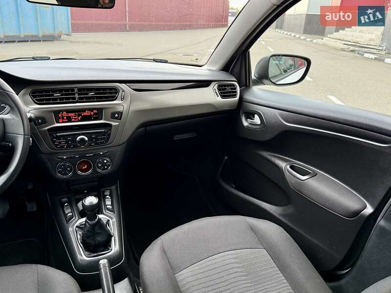 Седан Peugeot 301 2020 в Киеве