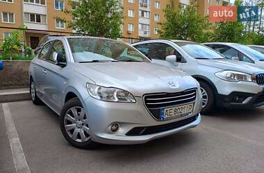 Седан Peugeot 301 2016 в Вишгороді