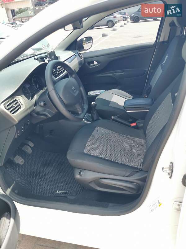 Седан Peugeot 301 2020 в Житомирі