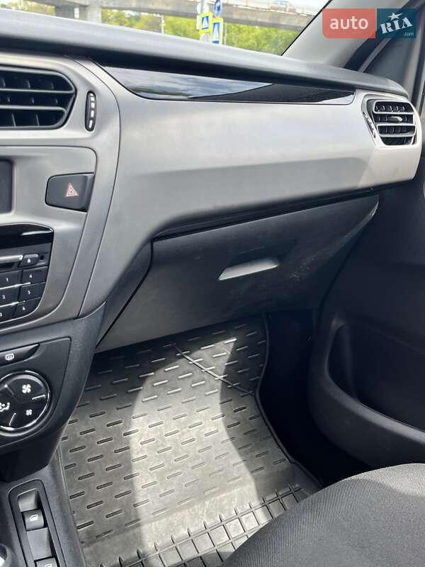 Седан Peugeot 301 2021 в Києві