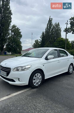 Седан Peugeot 301 2013 в Соснице