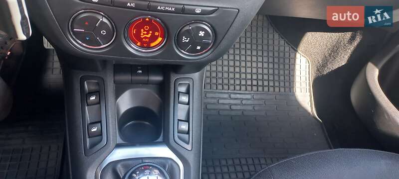 Седан Peugeot 301 2018 в Львове