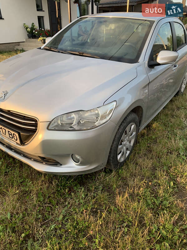 Седан Peugeot 301 2014 в Луцьку