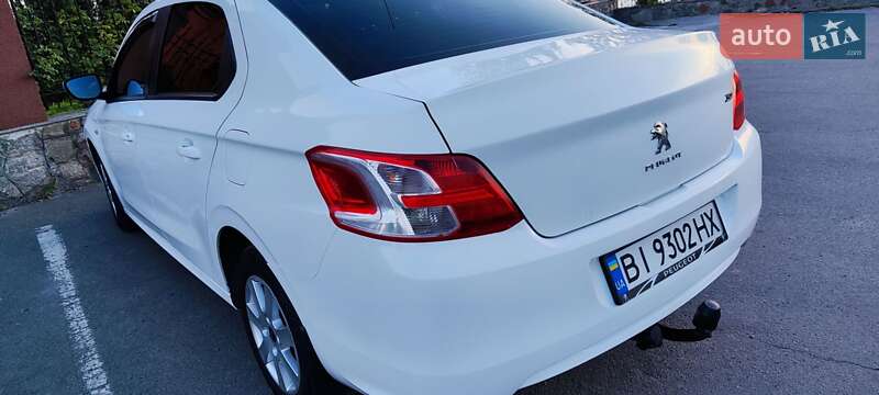 Седан Peugeot 301 2013 в Горішніх Плавнях