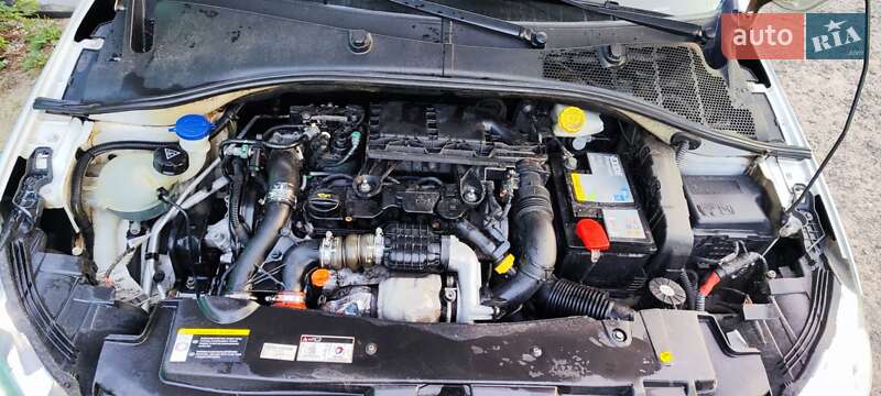 Седан Peugeot 301 2013 в Горішніх Плавнях