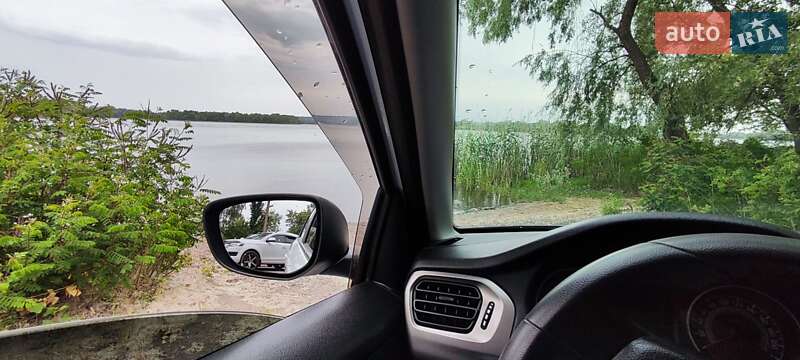 Седан Peugeot 301 2013 в Горішніх Плавнях