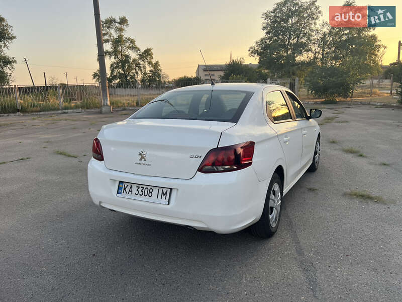 Седан Peugeot 301 2020 в Дніпрі