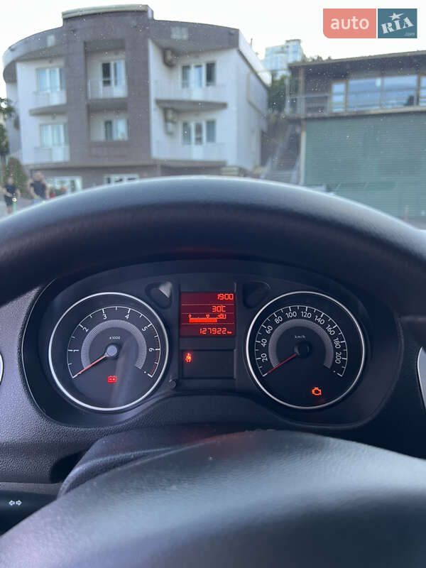 Седан Peugeot 301 2016 в Одессе