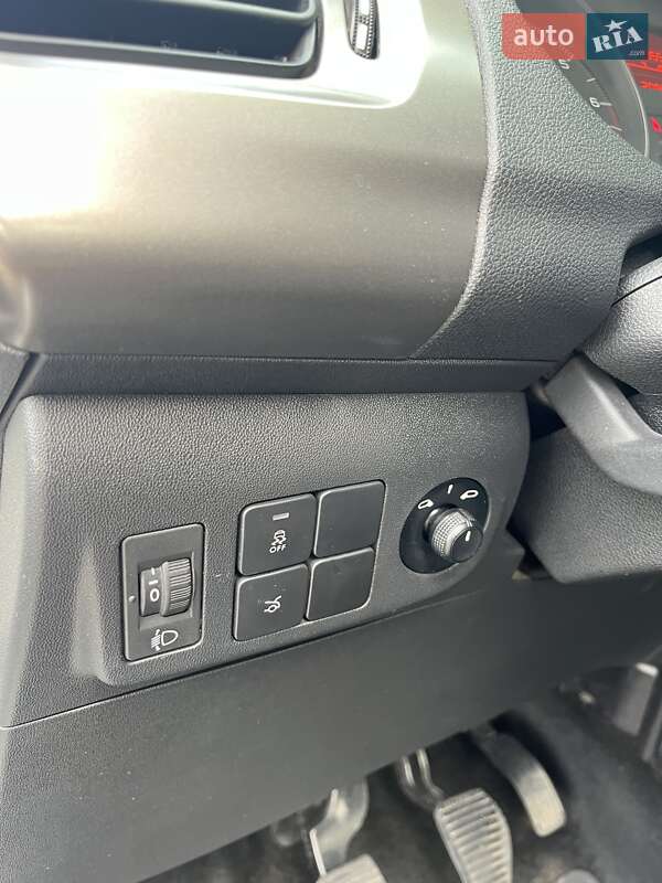 Седан Peugeot 301 2020 в Києві