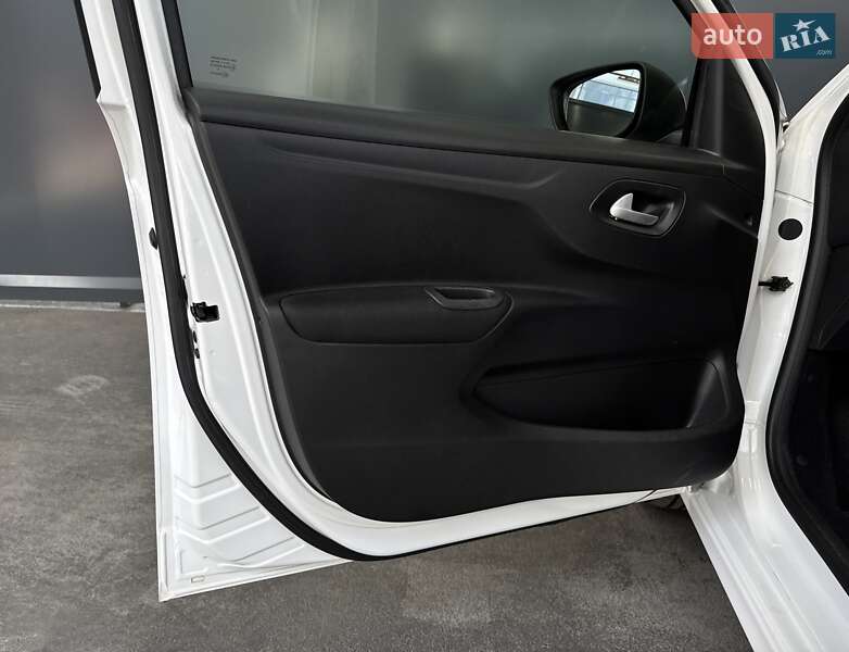 Седан Peugeot 301 2020 в Києві