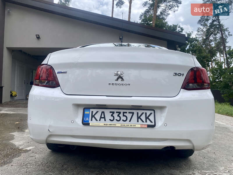 Седан Peugeot 301 2018 в Киеве