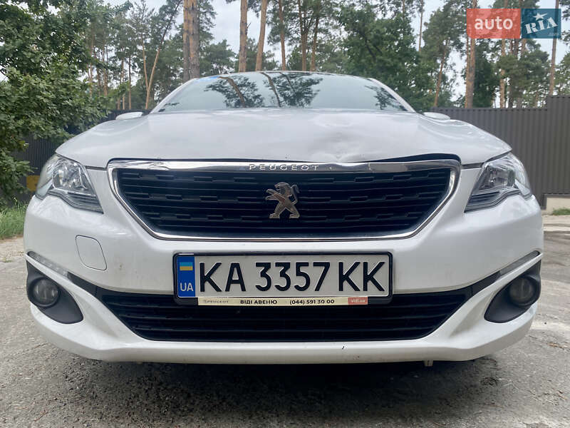 Седан Peugeot 301 2018 в Киеве