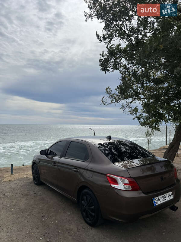 Седан Peugeot 301 2016 в Одессе